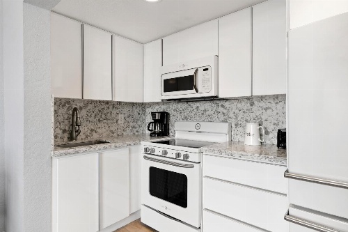 Welworth condo units Miami Beach image 1
