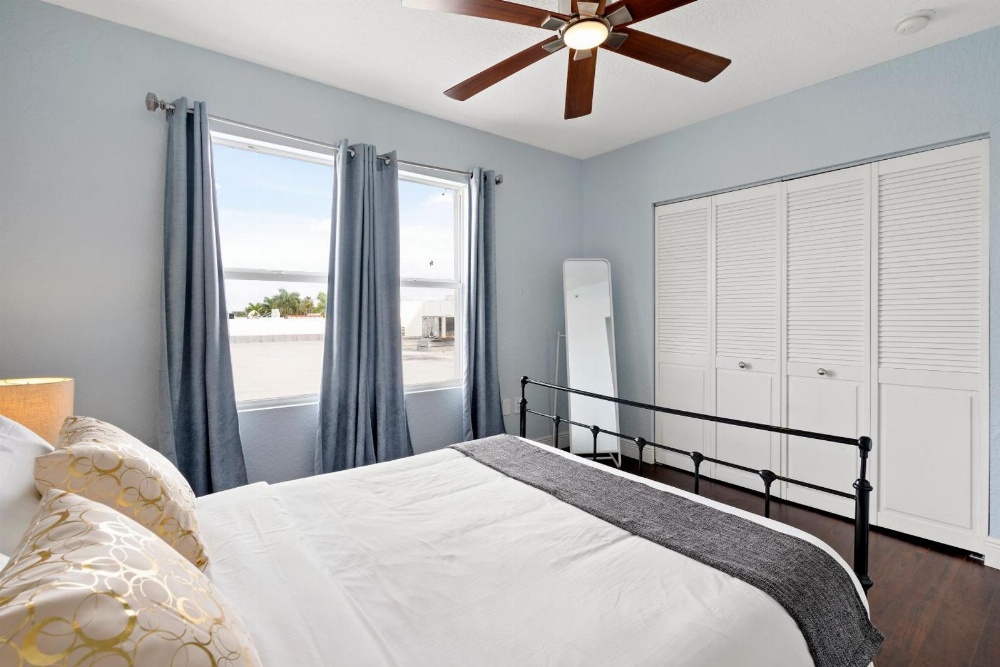Welworth condo units Miami Beach Main image